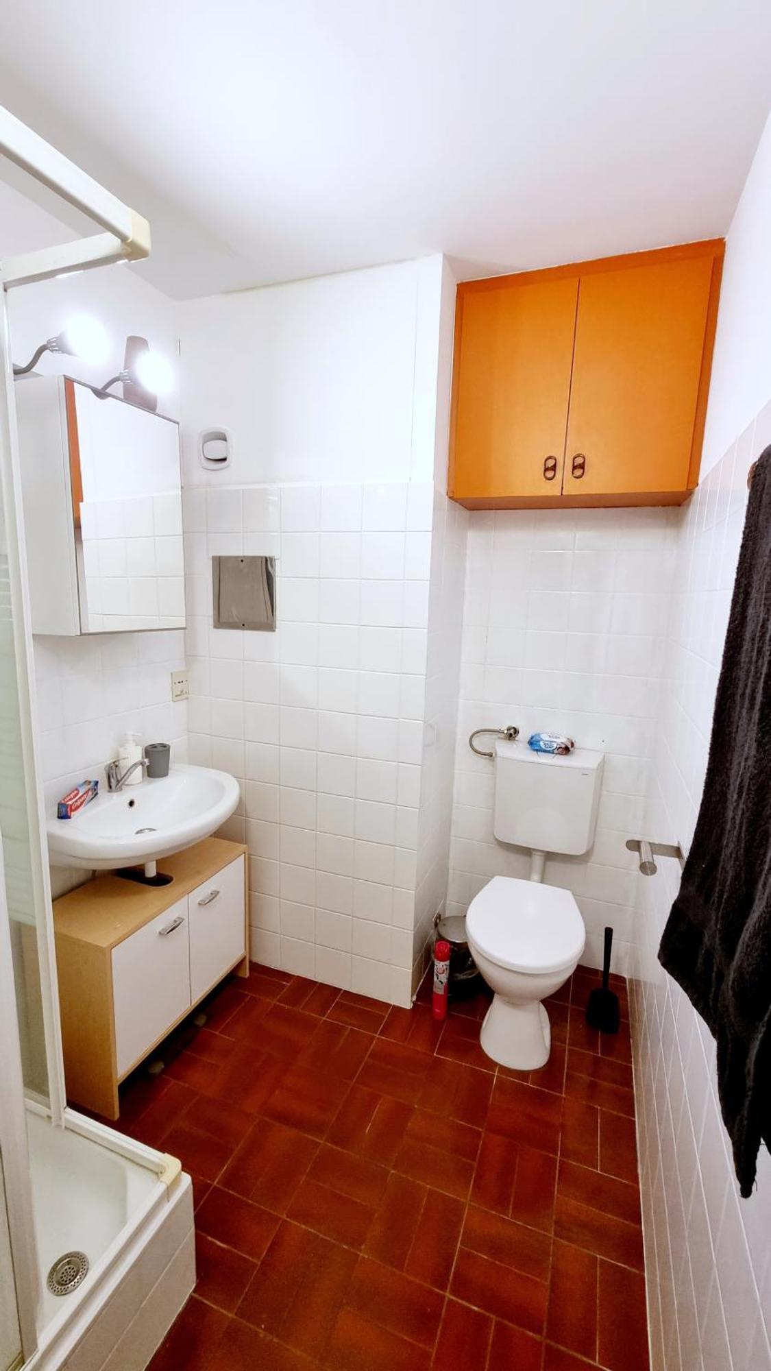Apartamento Smart-schoen-guenstig,naehe U1 & Park And Ride ! *
